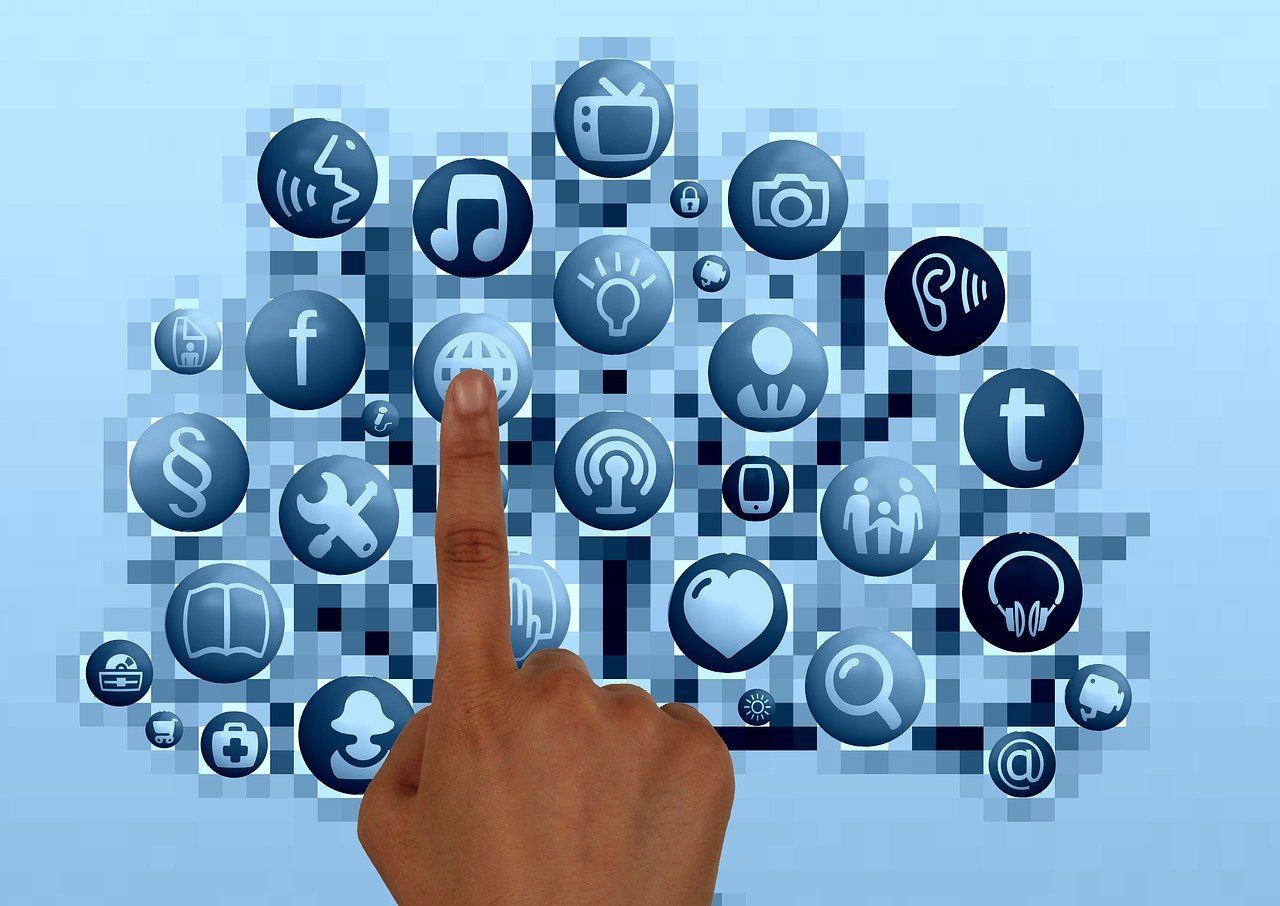entdecken sie, wie social media influencer trends setzen, marken stärken und communitys aufbauen. erfahren sie mehr über die wirkung sozialer netzwerke auf unser tägliches leben und marketingstrategien.