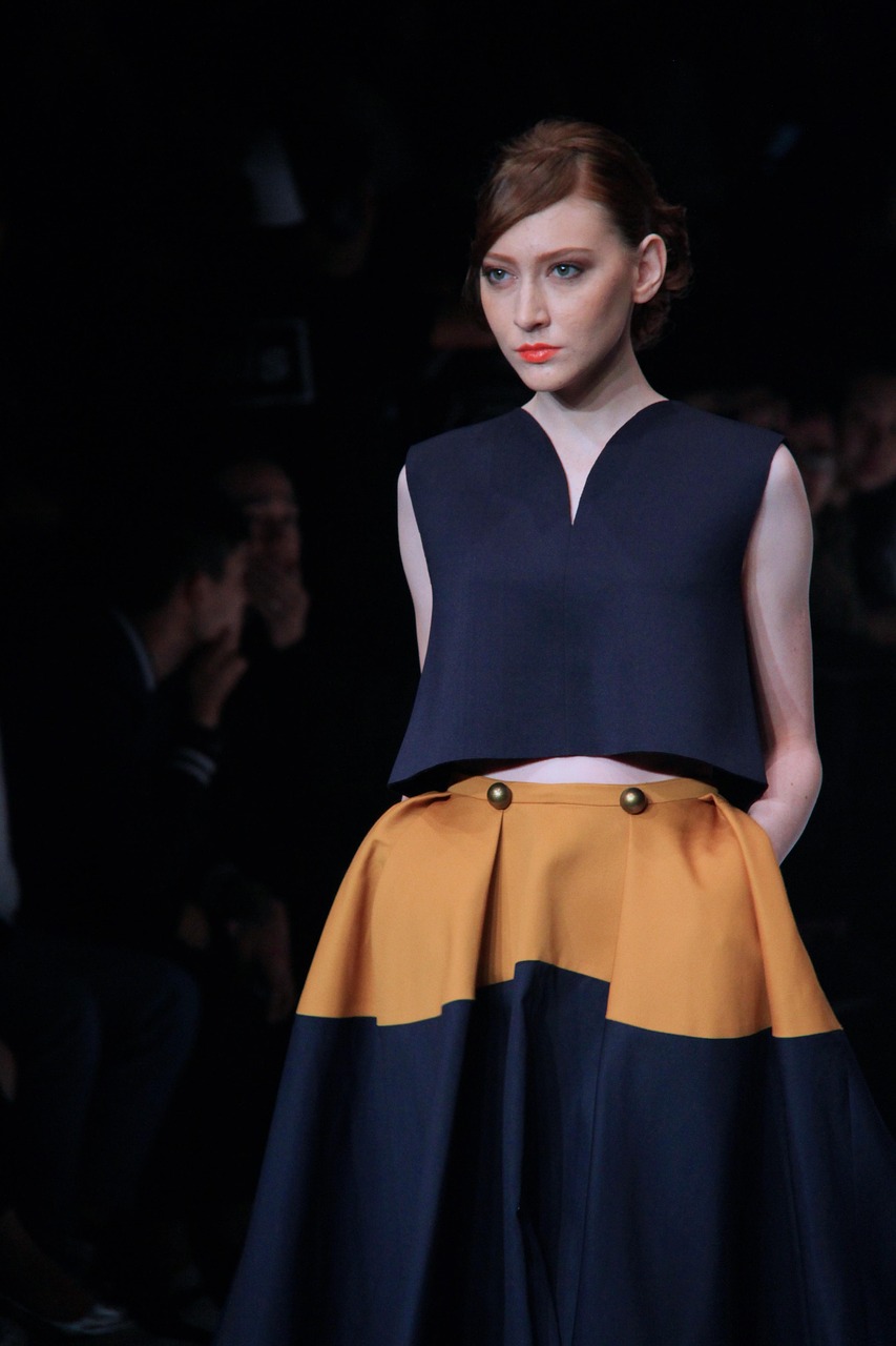 entdecken sie die neuesten fashion-trends: von chic bis lässig, von classic bis avantgardistisch - alles, was sie brauchen, um ihren persönlichen stil zu perfektionieren.