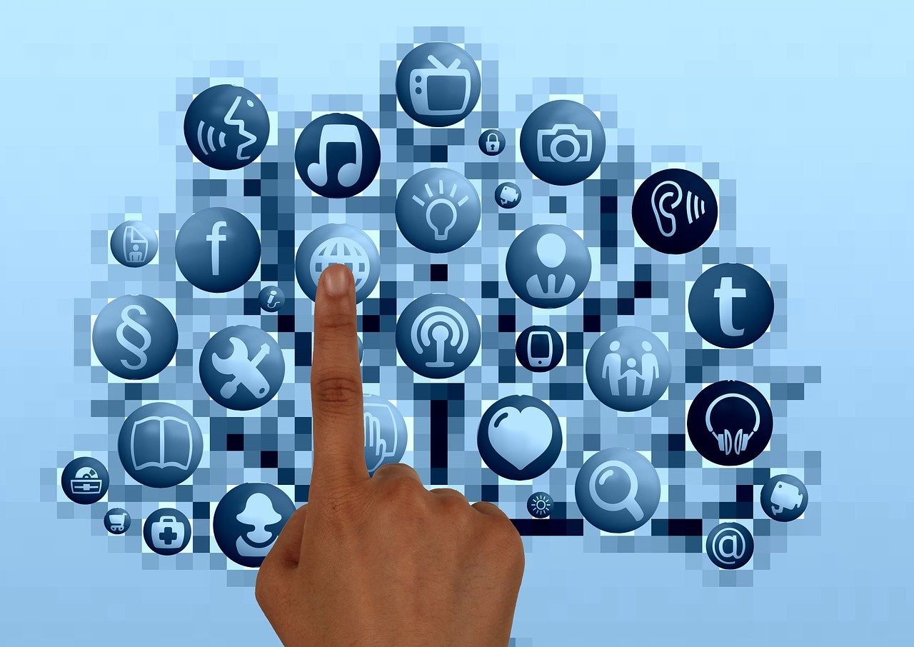 entdecken sie, wie social media influencer trends setzen, marken stärken und communitys aufbauen. erfahren sie mehr über die wirkung sozialer netzwerke auf unser tägliches leben und marketingstrategien.